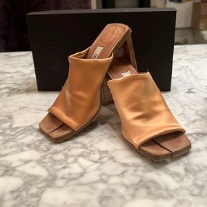 Miista Acadia Split Toe Mule - Vegan